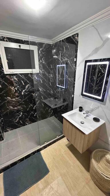 Appartement Haut Standing 3 Chambres Avec Terasse Quartier Gueliz Hivernage A Marrakech I19 Марракеш Экстерьер фото