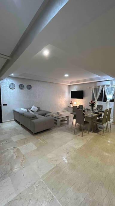 Appartement Haut Standing 3 Chambres Avec Terasse Quartier Gueliz Hivernage A Marrakech I19 Марракеш Экстерьер фото